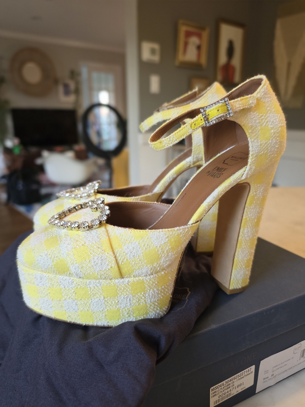 Malone Souliers X Emily In Paris Yellow Platform Heel Crystal Heart Size 8/38